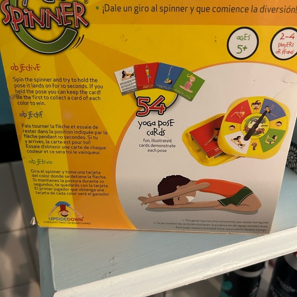 Yoga Spinner game - New in box ! All cards are sealed! Box is torn a little! - Picture 10 of 10